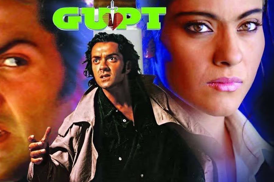 ১৯৯৭ সালে প্রেক্ষাগৃহে মুক্তি পায় ‘গুপ্ত: দ্য হিডেন ট্রুথ’। এই ছবিতে মুখ্যচরিত্রে অভিনয় করেন ববি দেওল, মনীষা কৈরালা এবং কাজল। শিশু অভিনেতা হিসাবে অভিনয় করার সুযোগ পান হর্ষ।