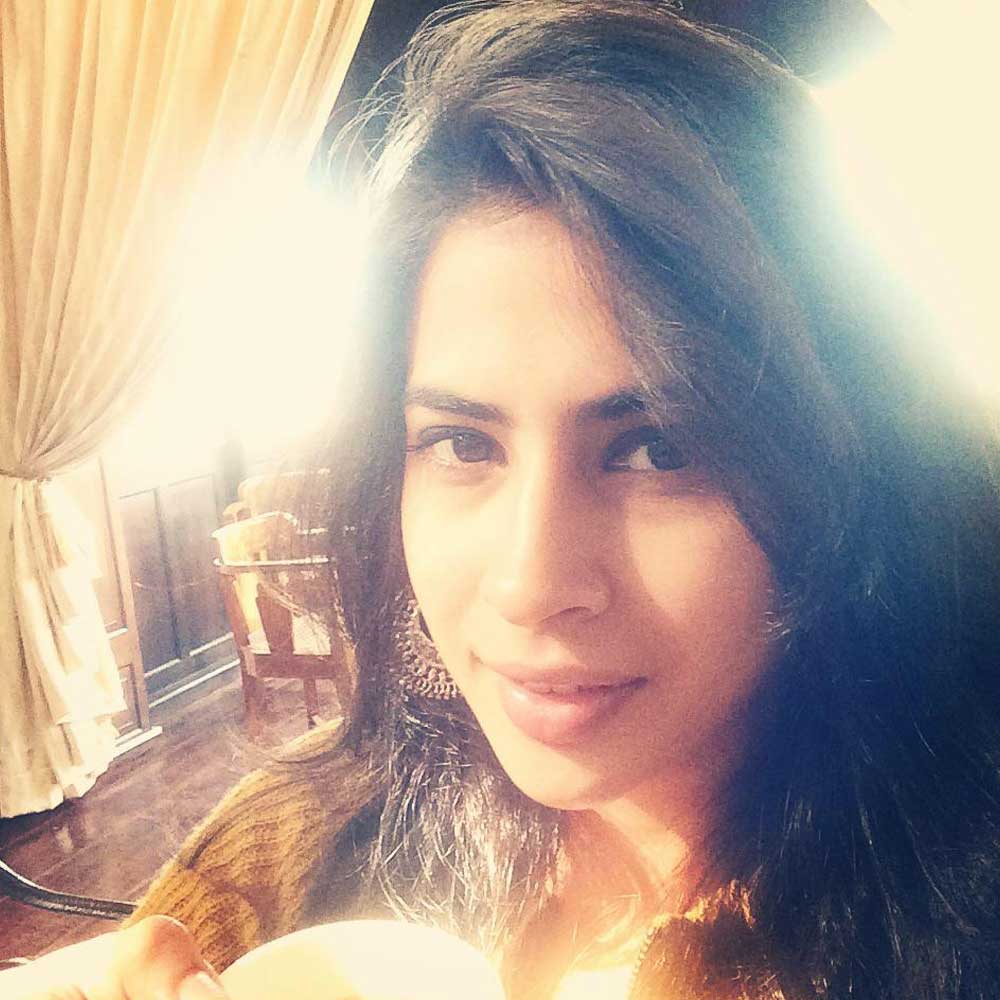 পেশায় এক জন পোশাকশিল্পী করিশ্মা। মুম্বইয়ের একটি কলেজ থেকে ফ্যাশন ডিজ়াইনিং নিয়ে পড়াশোনা করেছেন তিনি।