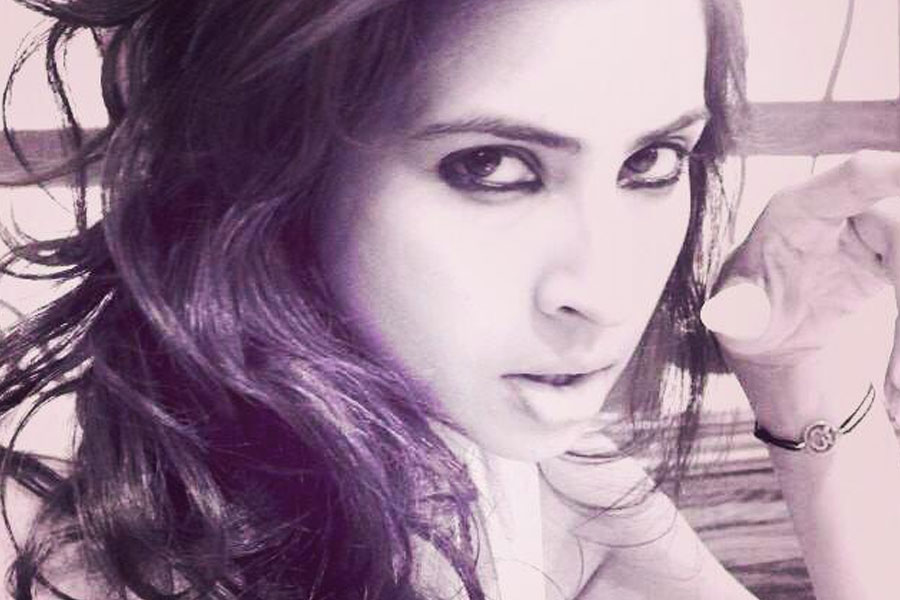 ‘এক ভিলেন’, ‘বাঘি ৩’, ‘জ়িরো’, ‘ভিরি দি ওয়েডিং’, ‘বেদ’, ‘থ্যাঙ্ক ইউ ফর কামিং’ এবং ‘ক্রু’-র মতো একাধিক হিন্দি ছবিতে পোশাক পরিকল্পনার কাজ করেছেন করিশ্মা।