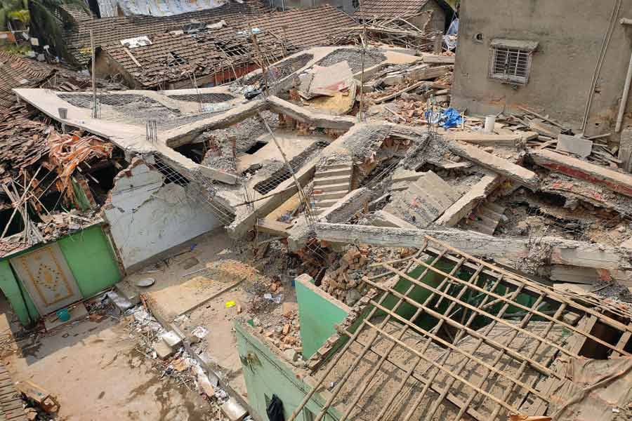 Jadavpur University will place camera underground to investigate the multi-storey collapse in Garden reach