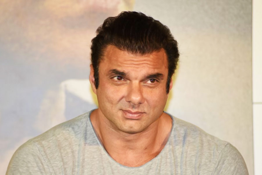 কানাঘুষো শোনা যায়, ‘ম্যায় হুঁ না’ ছবিতে শাহরুখের সৎভাইয়ের চরিত্রের জন্য প্রথম পছন্দ ছিলেন না জায়েদ। বলি অভিনেতা হৃতিক রোশনকে প্রথম এই চরিত্রে অভিনয়ের জন্য প্রস্তাব দেওয়া হয়। হৃতিক অভিনয় করতে রাজি না হলে ছবিনির্মাতারা সোহেল খানকে অভিনয়ের প্রস্তাব দেন।