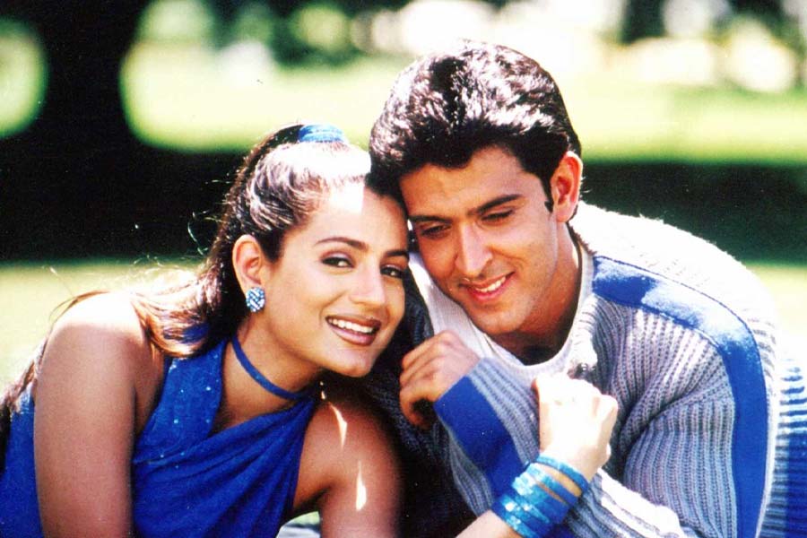 ২০০২ সালে মুক্তি পায় হৃতিক রোশন এবং অমিশা পটেল অভিনীত ‘আপ মুঝে অচ্ছে লগনে লগে’। কানাঘুষো শোনা যায়, এই ছবির শুটিং চলাকালীন একটি ছবিতে অভিনয়ের প্রস্তাব পান জায়েদ। তিনি নাকি ছবির সেটে উপস্থিত ছিলেন। সেই সময়ে বিনোদন সংস্থার এক কর্তার নজরে পড়েন তিনি। তার পর ছবিতে অভিনয়ের প্রস্তাব দেন জায়েদকে। সঙ্গে সঙ্গে রাজিও হয়ে যান তিনি।