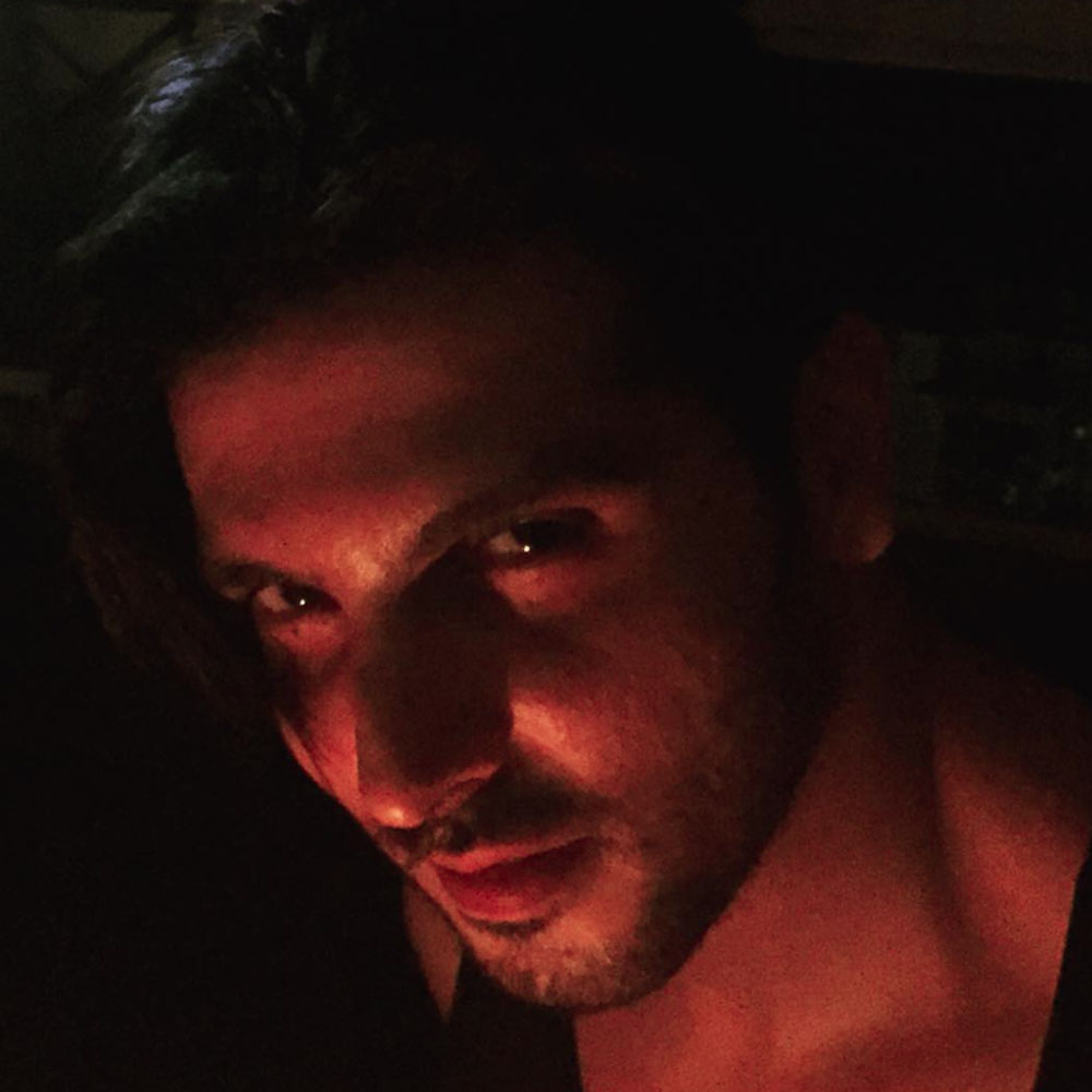 বড় পর্দায় অভিনেতা হিসাবে ব্যর্থ হওয়ার পর টেলিভিশনের পর্দায় জায়েদ তাঁর ভাগ্য বদল করতে যান। ‘হাসিল’ নামের একটি হিন্দি ধারাবাহিকে অভিনয় করতে দেখা যায় তাঁকে। তবে ছোট পর্দায় জা়য়েদের স্থায়িত্ব ছিল কম। ‘হাসিল’-এর পর আর কোনও ধারাবাহিকে অভিনয় করতে দেখা যায়নি তাঁকে।