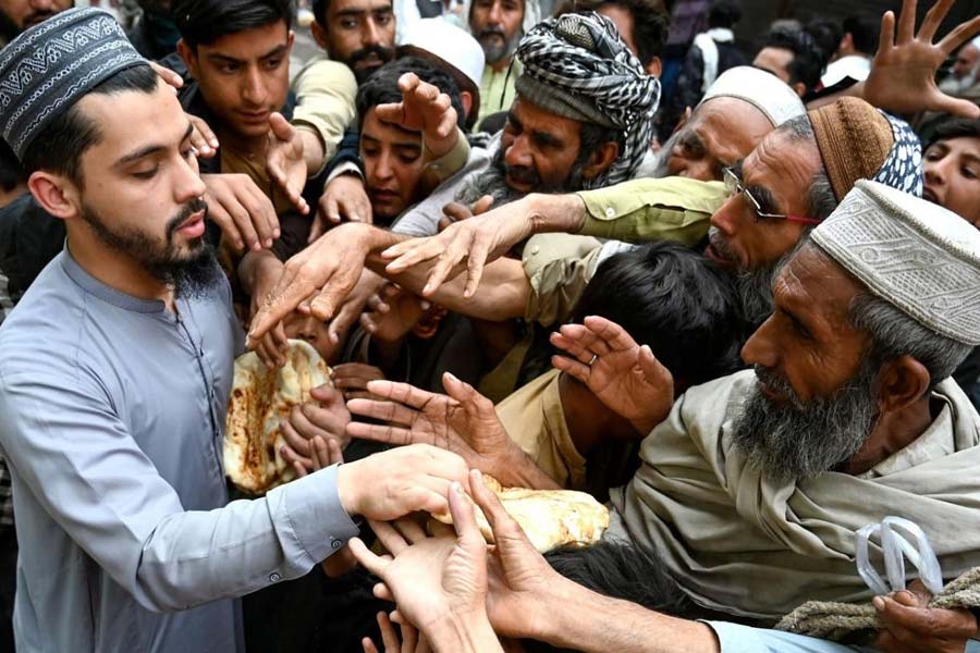 Pakistan buying fighter jets, submarines despite the economic crisis 