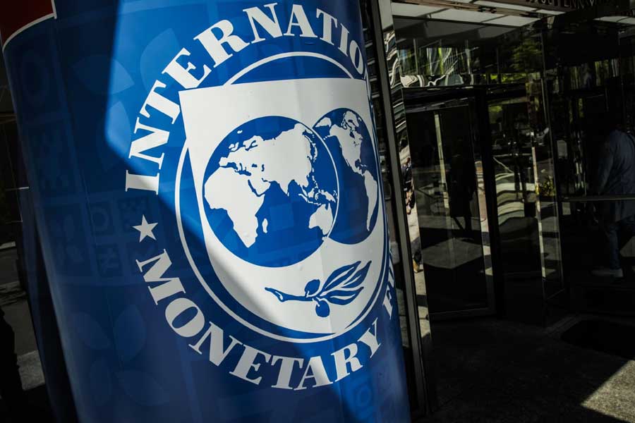 Pakistan buying fighter jets, submarines despite the economic crisis 