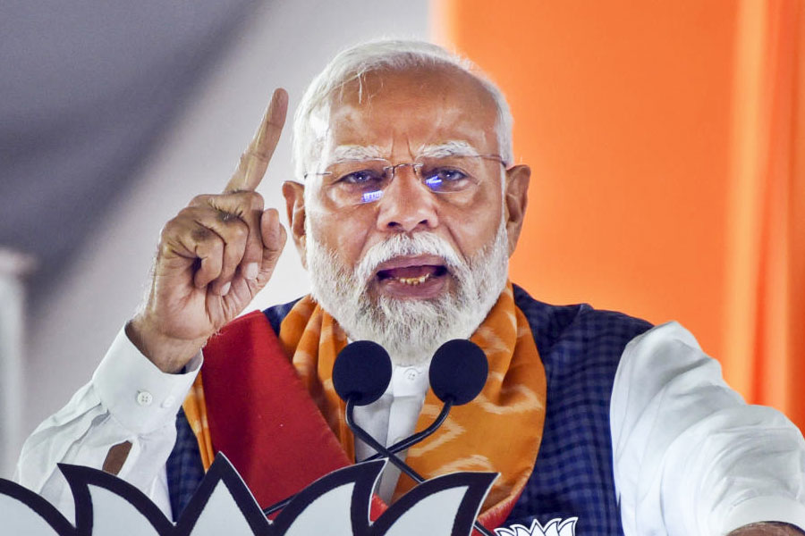 Prime Minister Narendra Modi is breaking election rules again and again, TMC has complained to the Election Commission