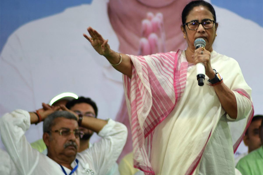 Mamata Banerjee talked in support of jute workers and slammed PM Narendra Modi