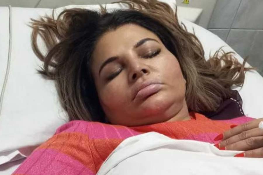 Rakhi Sawant Hospitalized due to heart problem