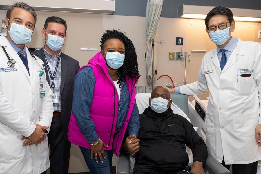 First Person to receive Pig kidney transplant dies after two month