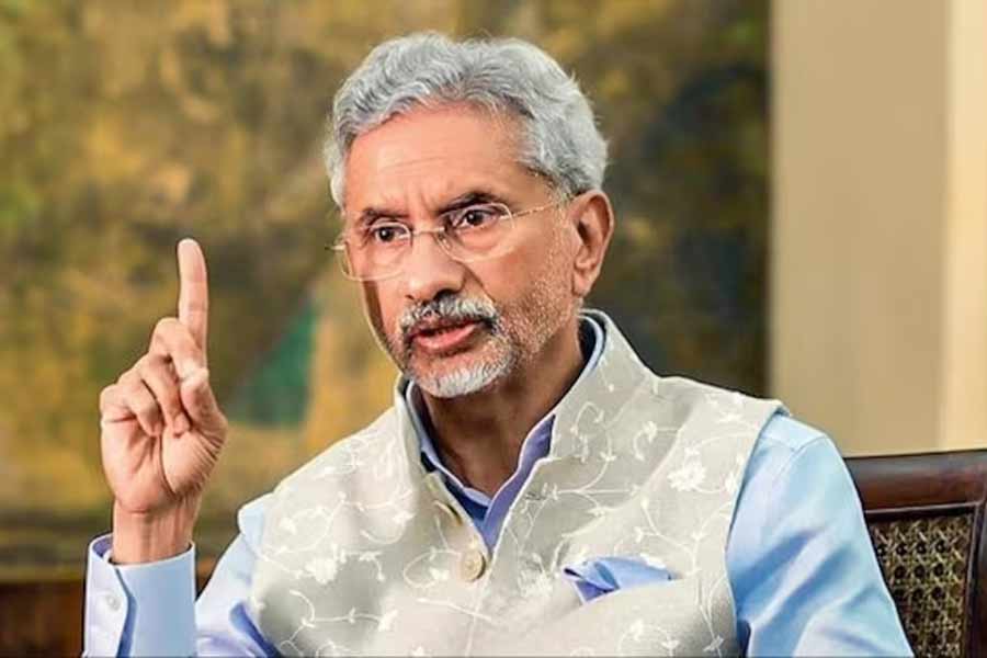 আমেরিকা আর বিশ্বের ‘দাদা’ নয়। বরং তার প্রভাব এবং প্রতাপ ক্রমশ কমে আসছে। সম্প্রতি একটি সাক্ষাৎকারে নিজের এমন পর্যবেক্ষণের কথা জানিয়েছেন বিদেশমন্ত্রী এস জয়শঙ্কর।