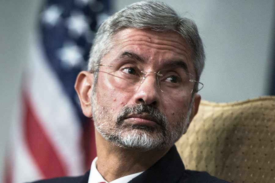 সংবাদ সংস্থা পিটিআইকে দেওয়া একটি সাক্ষাৎকারে জয়শঙ্কর বলেছেন, “আমি মনে করি, ঠান্ডা যুদ্ধের পর আমেরিকার যে আধিপত্য ছিল, আজকে তা শেষের পথে।”