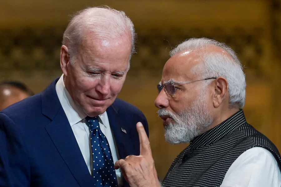 প্রশ্ন উঠছে, তবে কি আমেরিকার গুরুত্ব এবং অপরিহার্যতাকে আর স্বীকার করতে চাইছে না নয়াদিল্লি? তবে নানা কারণে নয়াদিল্লি এতটা চরম পথ নেবে না বলেই মনে করা হচ্ছে।