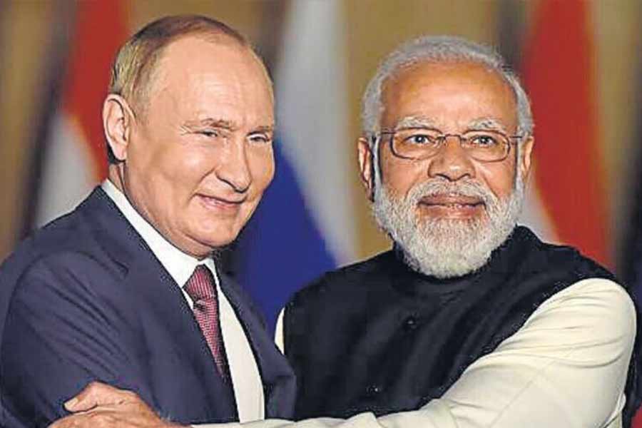 ঘটনাচক্রে, পন্নুন হত্যার ছক নিয়ে আমেরিকার যে অভিযোগ, তা খণ্ডন করে সরাসরি ভারতের পাশে দাঁড়িয়েছে রাশিয়া। সম্প্রতি এই বিষয়ে মুখ খুলে আমেরিকা জানিয়েছিল, ভারতের উচিত ‘অত্যন্ত গুরুত্ব দিয়ে’ বিষয়টির তদন্ত করা।