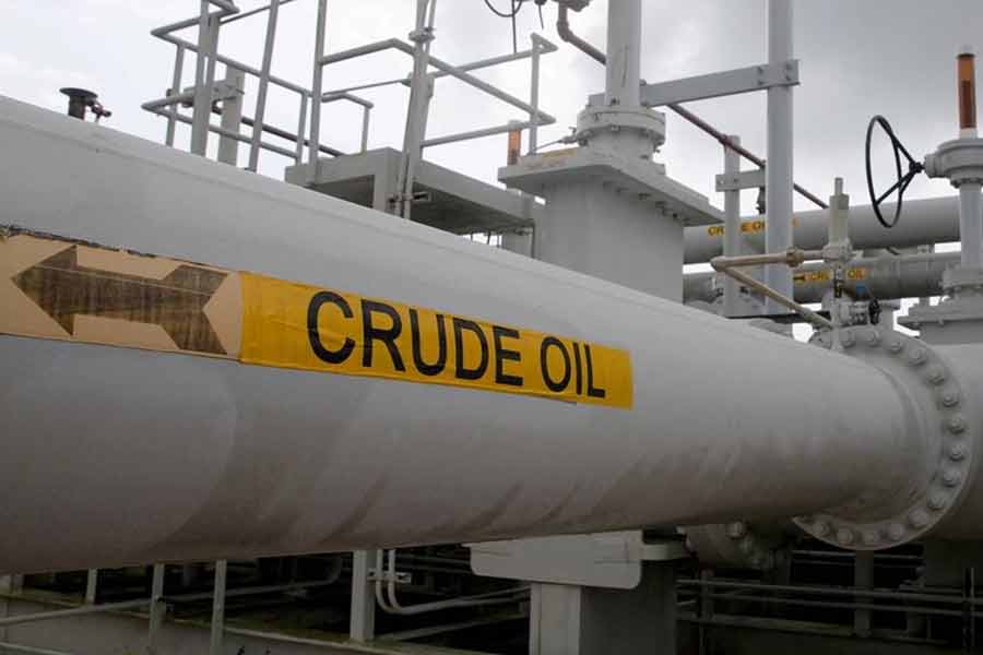 ওয়াশিংটনের সঙ্গে নিবিড় কৌশলগত সম্পর্ক থাকা সত্ত্বেও অবশ্য রাশিয়ার থেকে অশোধিত তেল কেনা অব্যাহত রেখে গিয়েছে নয়াদিল্লি। এই নিয়ে প্রশ্ন উঠলে জয়শঙ্করের মুখে বার বার যে ব্যাখ্যাটি শোনা গিয়েছে, তা হল ‘জাতীয় স্বার্থকে অগ্রাধিকার’।