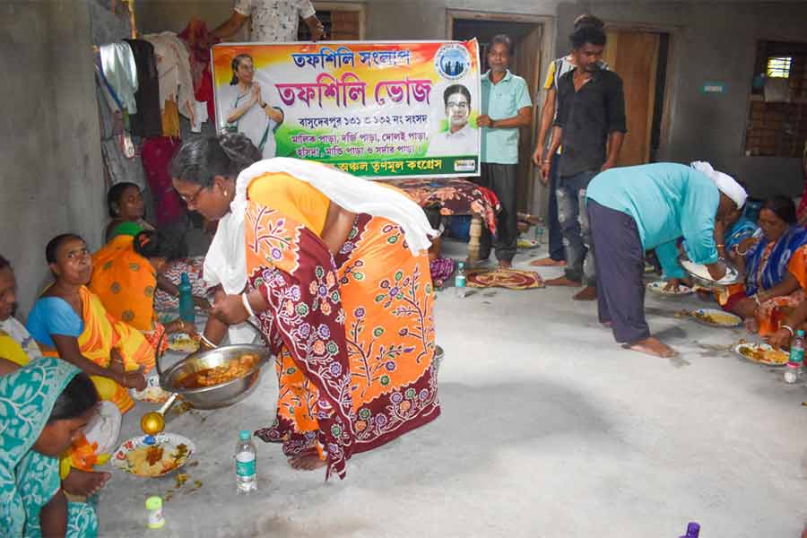 Lok Sabha Election 2024: Opposition criticises TMC's Chicken and rice ceremony