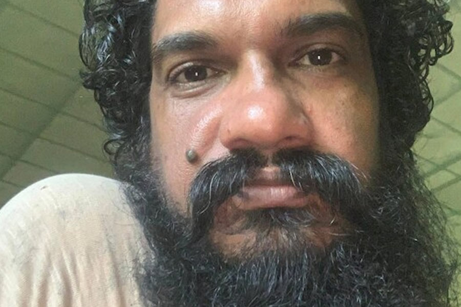 ২০০১ সালে ‘অতিশয়লোকম’ নামে একটি স্বল্পদৈর্ঘ্যের ছবি তৈরি করেন সনল। তার পর সাত বছরের বিরতি। ২০০৮ সালে ‘প্যারোল’ নামে আরও একটি স্বল্পদৈর্ঘ্যের ছবি পরিচালনা করেন তিনি। তাঁর কয়েক জন বন্ধু মিলে এই ছবি প্রযোজনা করেন।