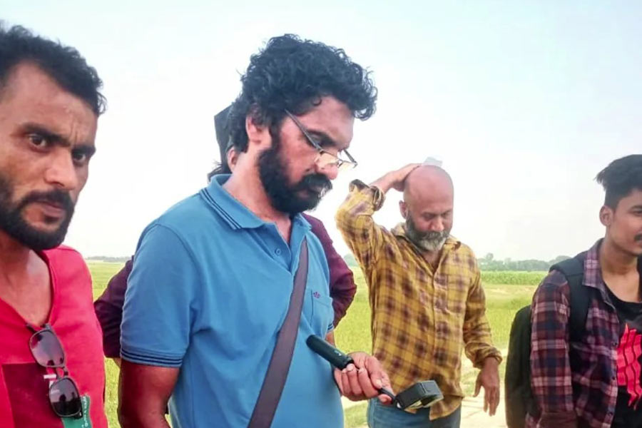 ‘ওজিভু দিবাসাথে কালী’ নামের একটি ছবি পরিচালনা করে সেরা পরিচালকের সম্মান পান সনল। কেরল এবং গোয়ার চলচ্চিত্র উৎসবে তাঁর এই ছবিটি প্রদর্শিত হয়।