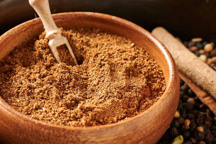 একে একে বিভিন্ন দেশ ভারত থেকে মশলা কেনা বন্ধ করে দিলে, ভারতের বাণিজ্য মহলে তার বিরূপ প্রভাব পড়তে বাধ্য। কারণ, মশলা থেকে প্রতি বছর বিপুল আয় হয় দেশের। ২০২১-২২ অর্থবর্ষে ৪১০ কোটি ডলারের মশলা রফতানি করেছিল ভারত।