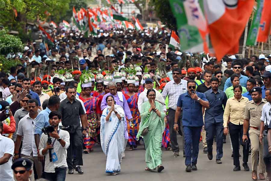 Lok Sabha Election 2024: Mamata Banerjee speaks about unity while at campaign for June Malia at Kharagpur