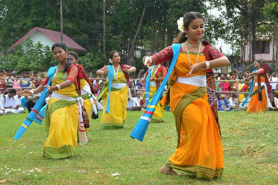 আজ ও শান্তিনিকেতনে বিভিন্ন সাংস্কৃতিক উদযাপনের অন্যতম অঙ্গ নৃত্যকলা।