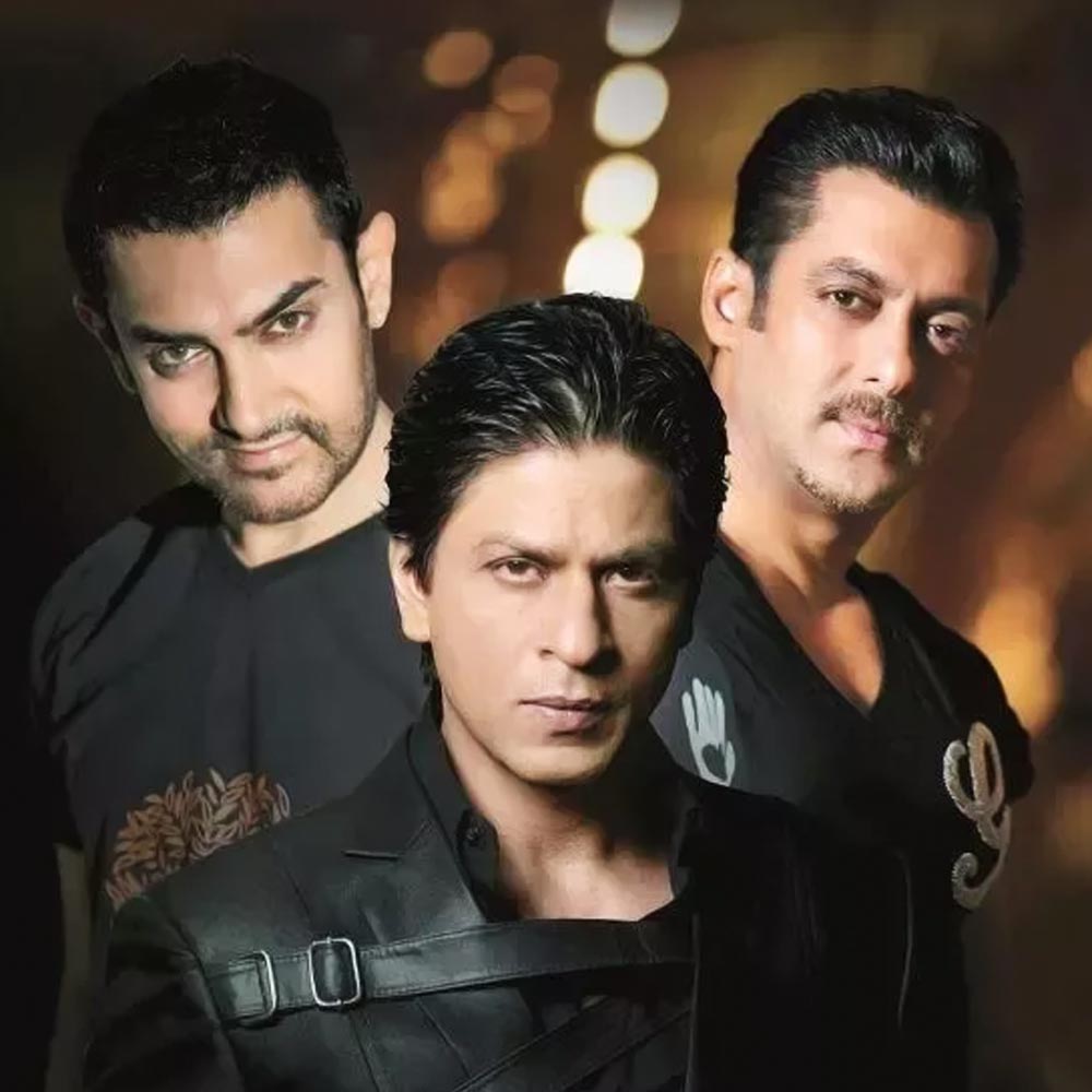 শাহরুখ খান, আমির খান এবং সলমন খান— বলিপাড়ার এই তিন খানের সঙ্গে অভিনয় করা ইন্ডাস্ট্রির বহু নবাগত তারকার স্বপ্ন। সেই স্বপ্নপূরণ হওয়াও ভাগ্যের ব্যাপার। তবে হিন্দি চলচ্চিত্রজগতে এমন বহু অভিনেত্রী রয়েছেন যাঁরা তিন খানের সঙ্গেই বড় পর্দায় অভিনয়ের সুযোগ পেয়েছেন।