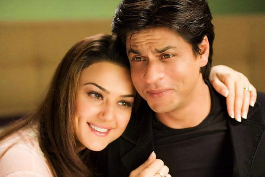 ১৯৯৮ সাল। বলি অভিনেত্রী প্রীতি জ়িন্টা সেই বছরই প্রথম বড় পর্দায় পা রাখেন। কেরিয়ারের প্রথম ছবিতেই শাহরুখ খানের সঙ্গে অভিনয়ের সুযোগ পান প্রীতি।