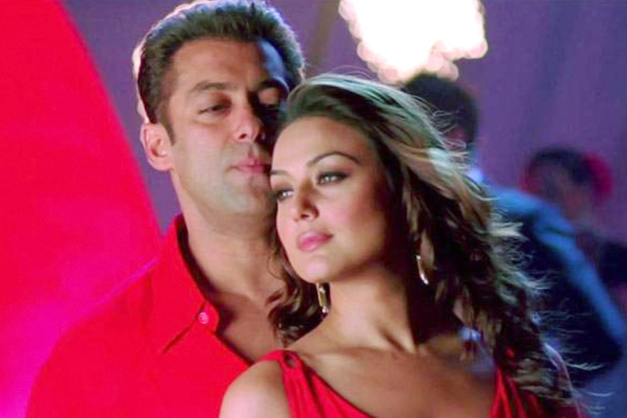 সলমনের সঙ্গেও অভিনয়ের সুযোগ পান প্রীতি। ‘হর দিল জো প্যার করেগা’, ‘দিল নে জিসে আপনা কহা’, ‘চোরি চোরি চুপকে চুপকে’ এবং ‘জানে মন’ ছবিতে সলমনের সঙ্গে অভিনয় করেন তিনি।