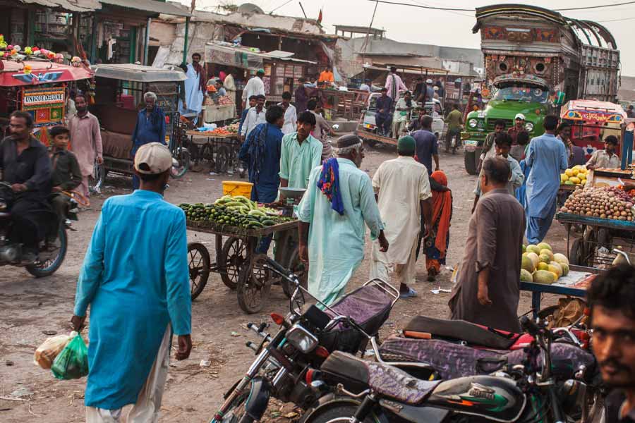 পাকিস্তানে প্রকৃত ধনীরা সরকারকে উপযুক্ত কর দেন কি না, তা নিয়েও জলঘোলা শুরু হয়েছে ‘দুবাই আনলক্‌ড’ প্রকাশ্যে আসার পর। পাকিস্তানের ফেডারেল বোর্ড অফ রেভিনিউ (এফবিআর)-এর চেয়ারম্যান মালিক আজমের জুবেইর তিওয়ানা এ প্রসঙ্গে জানিয়েছেন, এই তথ্যের সত্যতা যাচাই করে যোগ্যদের কর গ্রহণ নিশ্চিত করা হবে।