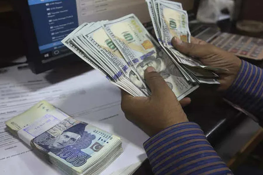 দুবাইয়ের অভিবাসন দফতরের সঙ্গে যোগাযোগ রেখেছে এফবিআর। সেখানে পাকিস্তানিদের নিবাস এবং সম্পত্তি সংক্রান্ত তথ্য তাদের কাছ থেকে পাওয়ার চেষ্টা করা হচ্ছে। কিন্তু এখনও পর্যন্ত কিছু পাওয়া যায়নি।