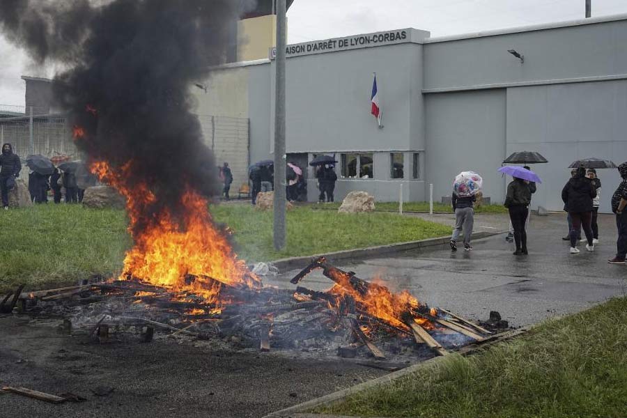 France declares emergency in New Caledonia as protest rage