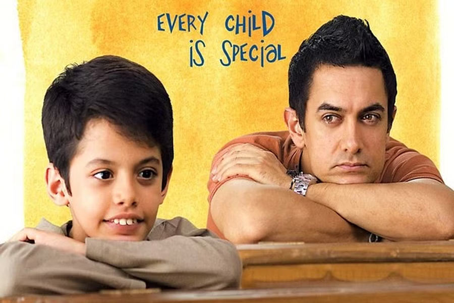 একাধিক হিন্দি ছবি প্রযোজনা করলেও একটি মাত্র ছবিই পরিচালনা করেছেন আমির। ২০০৭ সালে মুক্তি পাওয়া ‘তারে জমিন পর’ ছবিটির পরিচালনার দায়িত্বে ছিলেন বলিউডের ‘পারফেকশনিস্ট’।