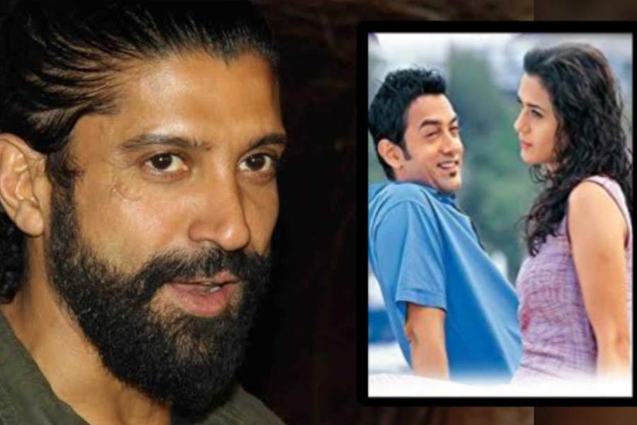 অভিনেতা নন, বরং পরিচালক হিসাবে বলিপাড়ায় পা রাখেন জাভেদ আখতারের পুত্র ফারহান আখতার। ২০০১ সালে ‘দিল চাহতা হ্যায়’ ছবির মাধ্যমে পরিচালনার জগতে আত্মপ্রকাশ করেন ফারহান।