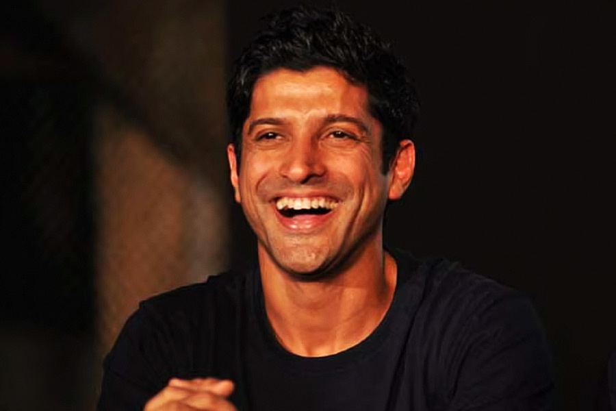 ‘লক্ষ্য’, ‘ডন- দ্য চেস বিগিন্‌স’ এবং ‘ডন ২- দ্য কিং ইজ় ব্যাক’ ছবিগুলির পরিচালনার দায়িত্বে ছিলেন ফারহান। ২০০৮ সালে ‘রক অন!!!’ ছবিতে প্রথম অভিনয় করতে দেখা যায় তাঁকে।