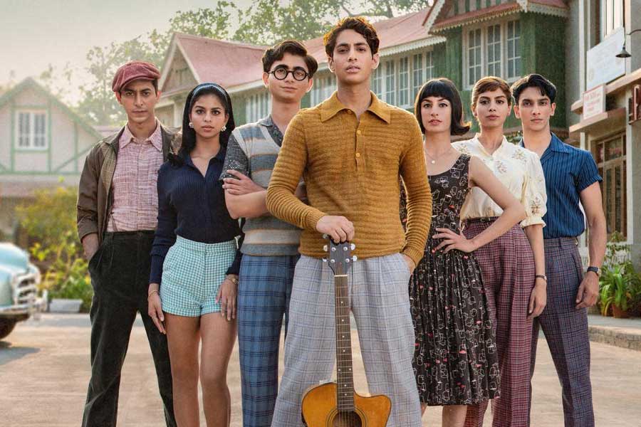 ২০২৩ সালে ওটিটি প্ল্যাটফর্মে মুক্তি পায় ‘দ্য আর্চিজ়’। শাহরুখ খানের কন্যা সুহানা খান, শ্রীদেবীর কন্যা খুশি কপূর এবং অমিতাভ বচ্চনের নাতি অগস্ত্য নন্দ এই ছবিতে অভিনয় করেন। এই ছবির পরিচালনার দায়িত্বে ছিলেন ফারহানের দিদি জ়োয়া। ‘দ্য আর্চিজ়’ ছবিতে একটি চরিত্রের নেপথ্যে কণ্ঠ দিয়েছিলেন ফারহান। সম্প্রতি ‘ডন ৩’ ছবির পরিচালনার কাজ নিয়ে ব্যস্ত তিনি।