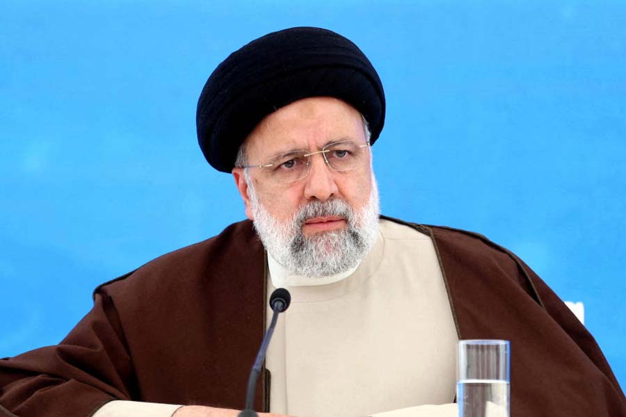 বরং চোরাগোপ্তা হামলা চালিয়ে শত্রু দেশের সামরিক পরিকাঠামো নষ্ট করা কিংবা অর্থনৈতিক স্বার্থকে নষ্ট করার অভিযোগ রয়েছে মোসাদের বিরুদ্ধে। তবে ব্যক্তিটির নাম রইসি বলেই অনেকে এই অলিখিত নীতিতে বদলের সম্ভাবনা দেখছেন।