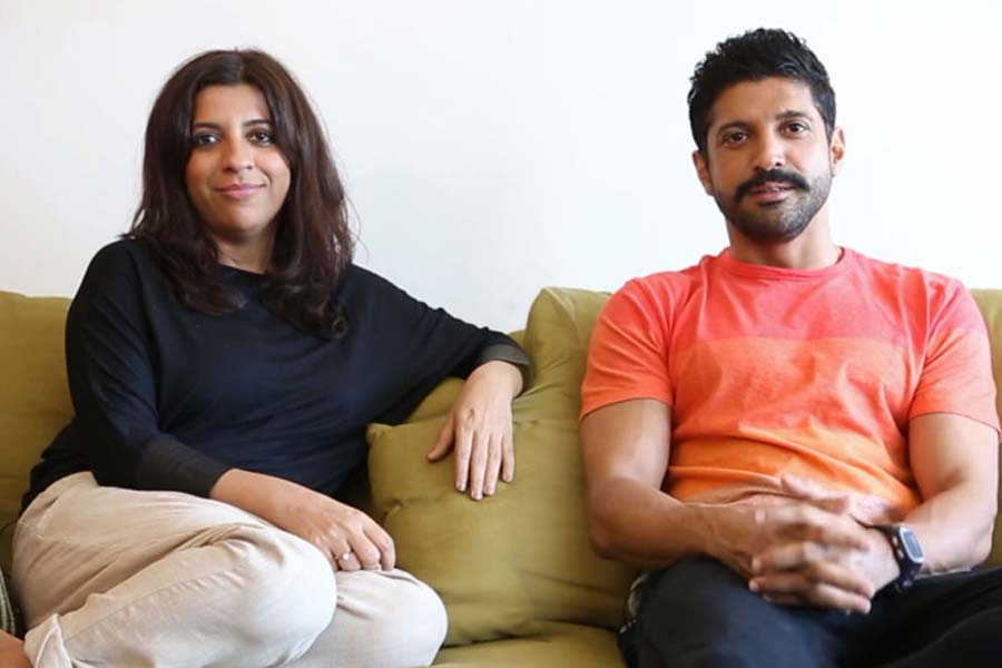 ‘লাক বাই চান্স’ ছবির মুখ্য ভূমিকায় অভিনয়ের প্রস্তাব বিবেক ফিরিয়ে দিলে জ়োয়া তাঁর ভাই ফারহানের সঙ্গে কথা বলেন। দিদির ছবিতে অভিনয় করতে রাজি হন ফারহান।