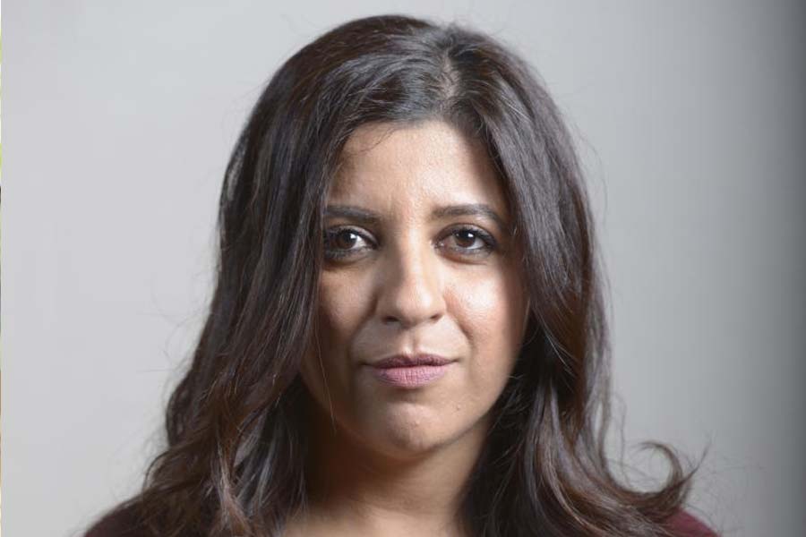 বলিপাড়ার অন্দরমহল থেকে জানা যায়, ‘লাক বাই চান্স’ ছবিটির চিত্রনাট্য নাকি মনঃপুত হয়নি তব্বুর। এমনকি নিজের চরিত্রগঠনেও পরিবর্তন চেয়েছিলেন। অভিনেত্রীর এই শর্ত মেনে নিতে পারেননি জ়োয়া। সেই কারণে নাকি এই ছবিতে মুখ্য ভূমিকায় অভিনয়ের প্রস্তাব ফিরিয়ে দেন তব্বু।