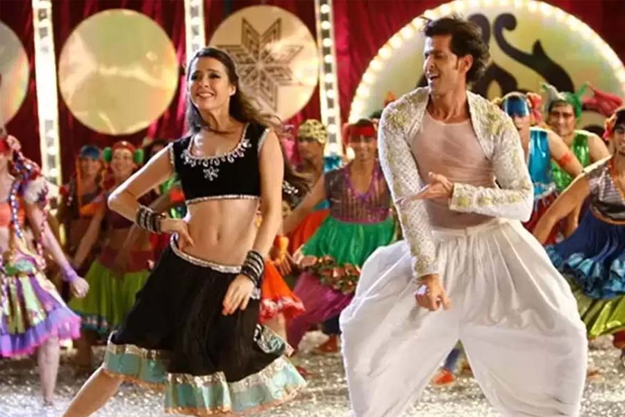 ফারহান এবং কঙ্কনা ছাড়াও ‘লাক বাই চান্স’ ছবিতে ১৭ জন খ্যাতনামী তারকাকে অভিনয় করতে দেখা যায়। ক্যামিয়ো চরিত্রে দেখা যায় তাঁদের। শাহরুখ খান, আমির খান, হৃতিক রোশন, রণবীর কপূর, করিনা কপূর খান, জন আব্রাহম, রানি মুখোপাধ্যায়, বোমান ইরানি, দিয়া মির্জ়া, জাভেদ আখতার এব‌ং শাবানা আজ়মির মতো বলি তারকাদের ক্যামিয়ো চরিত্রে অভিনয় করতে দেখা যায়।