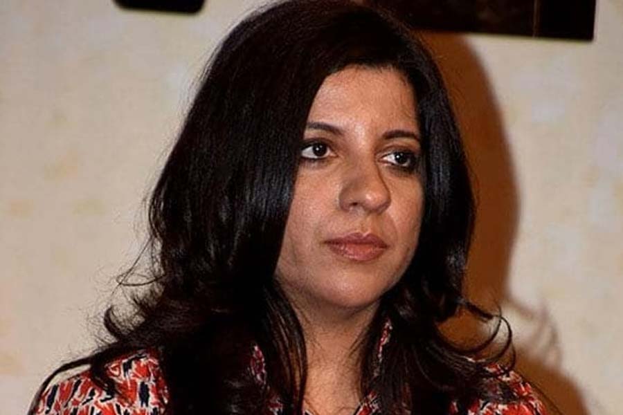 তারকা-কন্যা জ়োয়ার পরিচালনায় প্রথম ছবি। সে ছবি মুক্তির পর দর্শকের কাছে মৌখিক প্রশংসা পেলেও বক্স অফিসের নম্বরের খেলায় জিততে পারেনি ‘লাক বাই চান্স’।