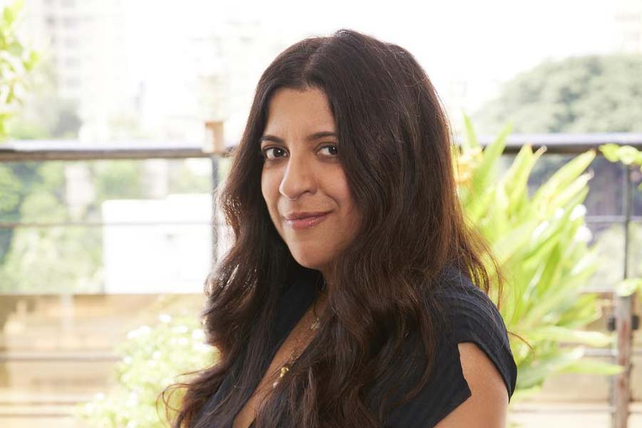 বড় পর্দার পাশাপাশি ওটিটির পর্দায়ও নিজের জায়গা করে নেন জ়োয়া। ‘লাস্ট স্টোরিজ়’, ‘ঘোস্ট স্টোরিজ়’, ‘দ্য আর্চিজ়’ এবং ‘খো গয়ে হম কহাঁ’ নামের ছবিগুলি জ়োয়ার পরিচালনায় ওটিটির পর্দায় মুক্তি পায়। এমনকি জ়োয়ার ‘মেড ইন হেভেন’ ওয়েব সিরিজ়ও দর্শকের কাছে বহুল প্রশংসা পেয়েছে।