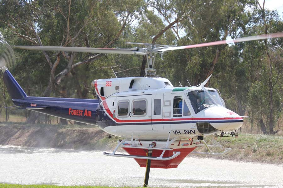 ইউটিলিটি হেলিকপ্টার হওয়ার দরুন বেল ২১২-কে যে কোনও প্রয়োজনে ব্যবহার করা যায়। অস্ত্রবহন করতে যেমন এটি ব্যবহার করা যায়, তেমনই অসামরিক কাজে, যেমন যাতায়াত কিংবা মালবহনের জন্য এই কপ্টারকে ব্যবহার করা হয়।