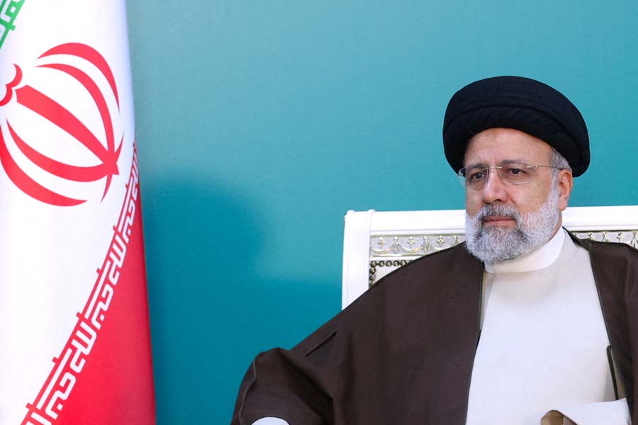 অত্যাধুনিক এই মডেলটিকে পুলিশ, চিকিৎসক, দমকল বাহিনী প্রায় সকলেই ব্যবহার করতে পারবে। ইরানে যে এই কপ্টারটির আলাদা কদর রয়েছে, তা ইতিমধ্যেই স্পষ্ট। আর সেই কারণেই স্বয়ং প্রেসিডেন্ট এই কপ্টারটি ব্যবহার করতেন।