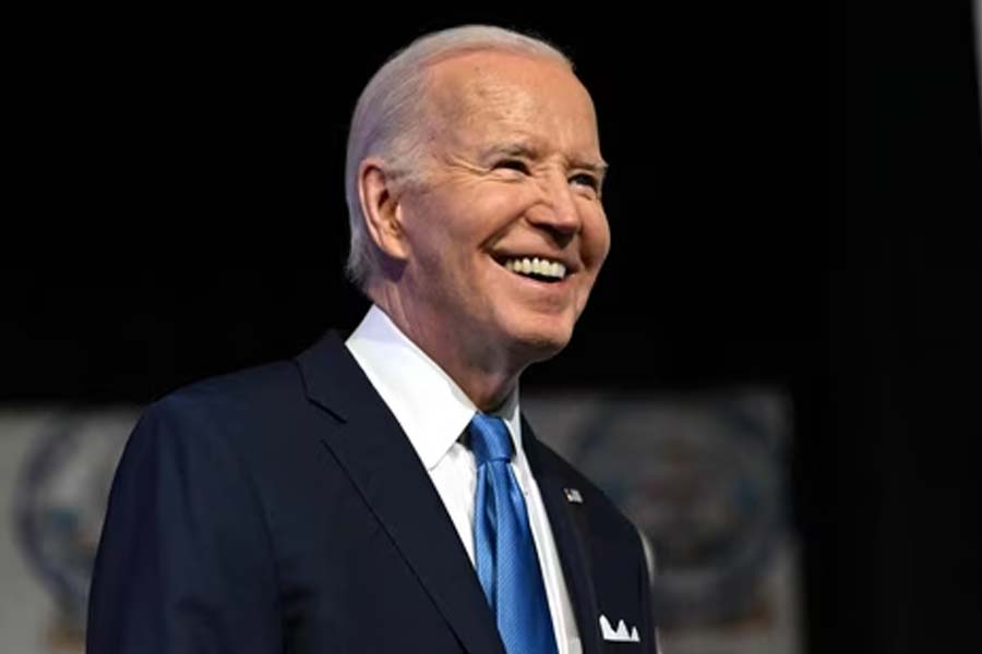 ইজ়রায়েলের বিরুদ্ধে সিরিয়া, লেবাননের মতো দেশকে ‘প্ররোচিত’ করার অভিযোগও রয়েছে ইরানের বিরুদ্ধে। কিন্তু দেখা যাচ্ছে ওয়াশিংটন বিরোধিতা সত্ত্বেও বাইডেনের দেশে তৈরি কপ্টারকেই ভরসা করেছে তারা। তবে গত রবিবারের ঘটনার পর এই ভরসা কতটা থাকবে, তা নিয়ে প্রশ্ন থাকছে।