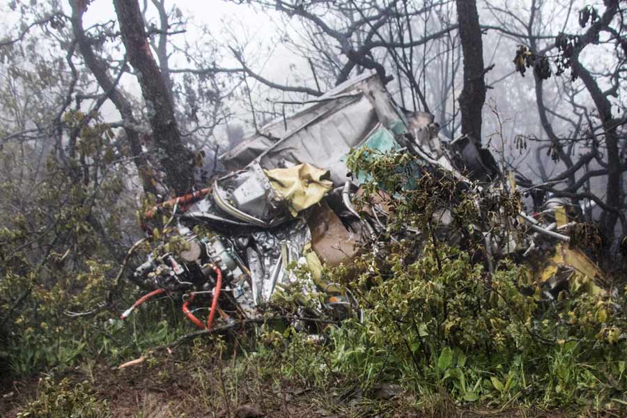 তবে ইরানের প্রেসিডেন্টের কপ্টার ভেঙে পড়ার নেপথ্য কারণ কেবল যান্ত্রিক ত্রুটি, না কি কোনও ষড়যন্ত্র বা অন্তর্ঘাত রয়েছে, তা নিয়ে প্রশ্ন রয়েছে। 