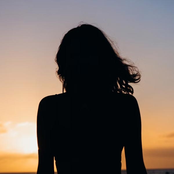  Identical twin took place at work so that the woman could secretly go on vacation dgtl