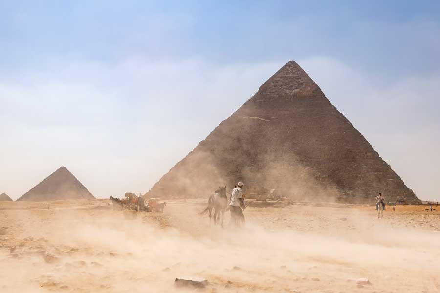 ফারাও খুফুর পরিবারের কোনও সদস্য অথবা কোনও উচ্চপদস্থ আধিকারিকের দেহ সেখানে কবর দেওয়া হয়েছে বলে অনুমান প্রত্নতত্ত্ববিদদের।