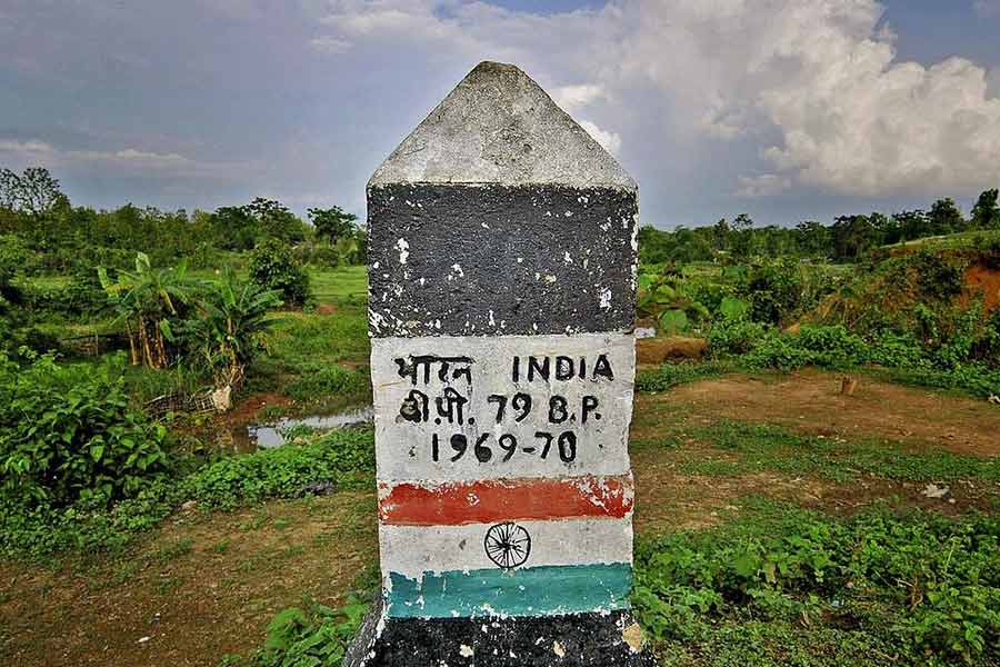 কুকি, নাগা, জো সম্প্রদায়ের সঙ্গে মায়ানমারের চিন সম্প্রদায়ের মানুষের সংযোগ রয়েছে। তাঁদের রীতিনীতি, সংস্কৃতির মধ্যে পার্থক্য সামান্যই। তাই এই চিন সম্প্রদায়ের সঙ্গে আত্মিক যোগ অনুভব করেন উত্তর-পূর্বের একটা বড় অংশের মানুষ।