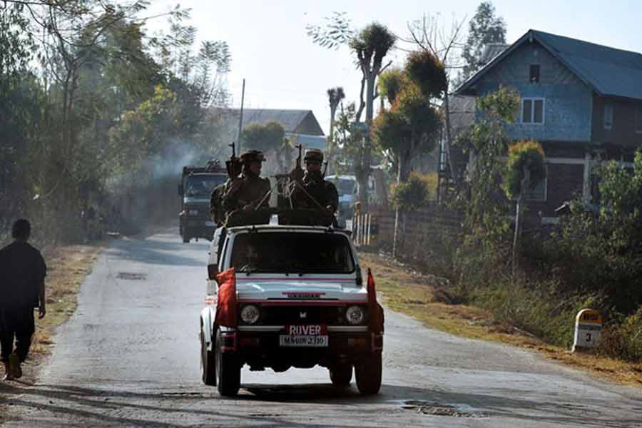 গণতান্ত্রিক শাসন চেয়ে মায়ানমারের যে ‘বিদ্রোহী’রা দেশের অন্দরে বিক্ষোভ দেখাচ্ছেন, তাঁদের সংস্পর্শে ভারতের উত্তর-পূর্বাঞ্চলেও বিক্ষোভের আঁচ পুঞ্জীভূত হতে পারে বলে আশঙ্কা করা হচ্ছে।