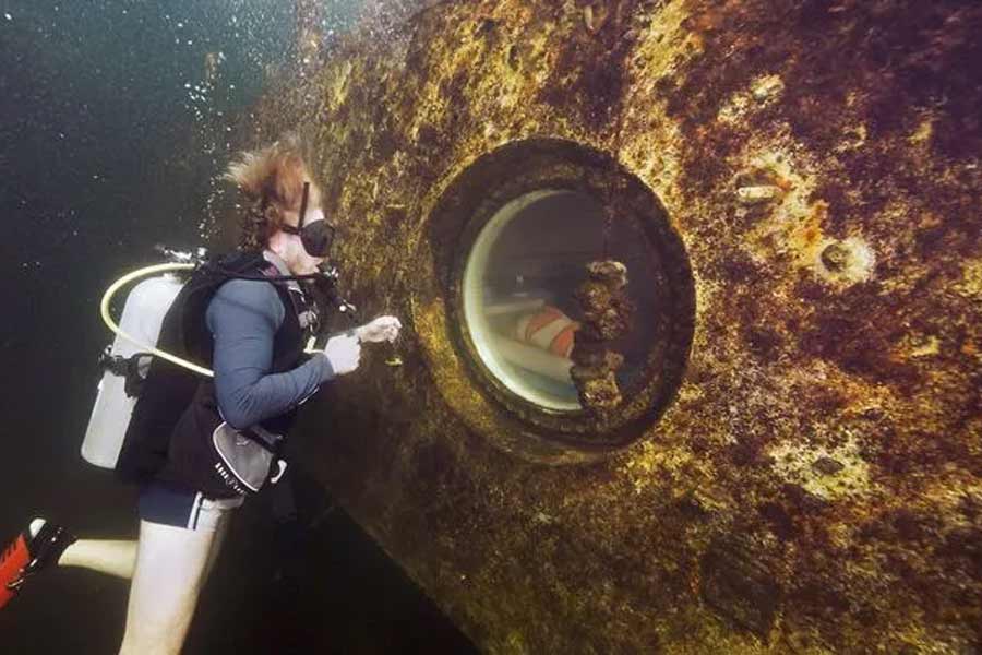56 Year Old Man Rejuvenates by 10 Years After Living Underwater in Atlantic Ocean for 100 Days