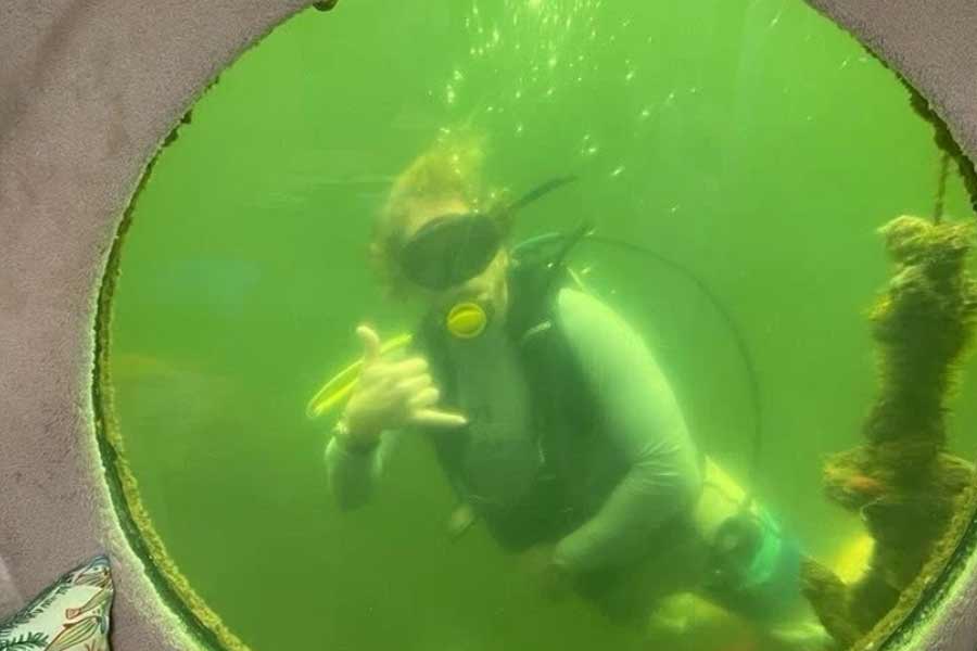 56 Year Old Man Rejuvenates by 10 Years After Living Underwater in Atlantic Ocean for 100 Days